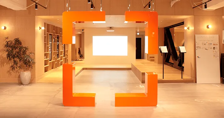 ブランドコンセプトを伝える名刺デザインへ。社名変更に伴うリニューアルの舞台裏